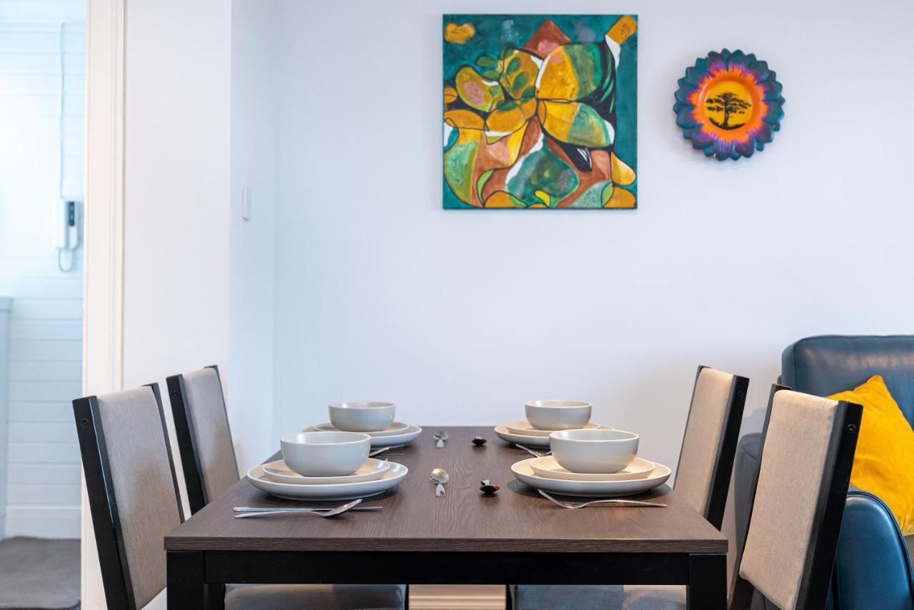 Lovely 3-Bedroom Flat With Free Parking Bridge of Allan Ngoại thất bức ảnh