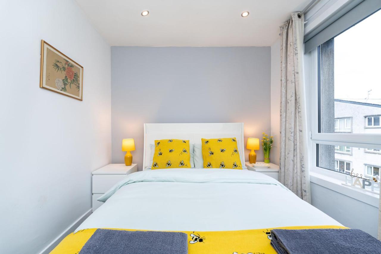 Lovely 3-Bedroom Flat With Free Parking Bridge of Allan Ngoại thất bức ảnh